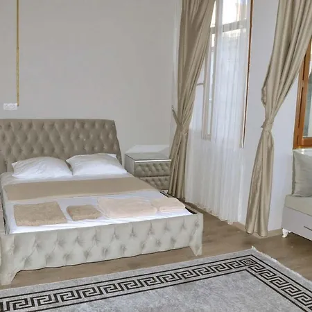 Noble House מלון דירות