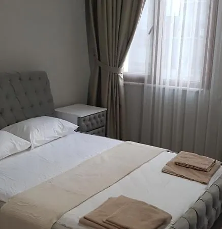 מלון דירות Noble House 2*