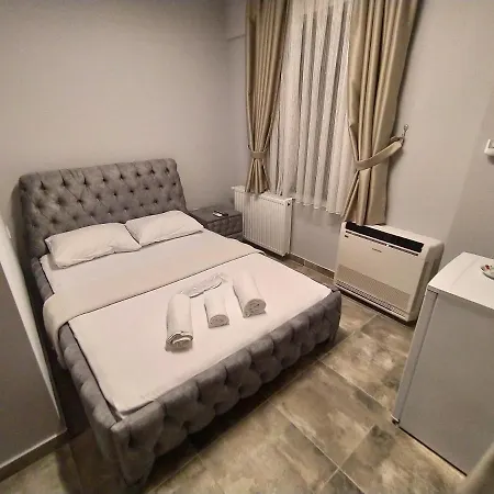 Noble House 2*