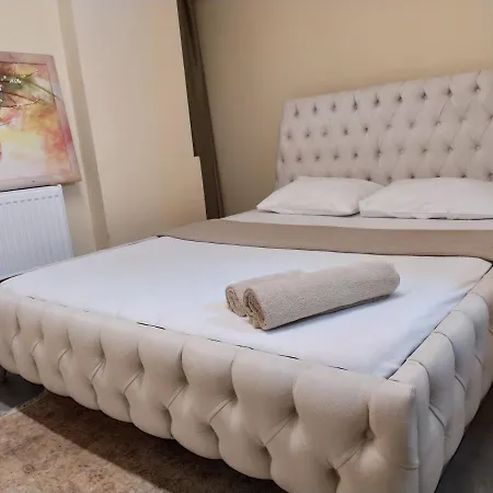 Noble House 2*